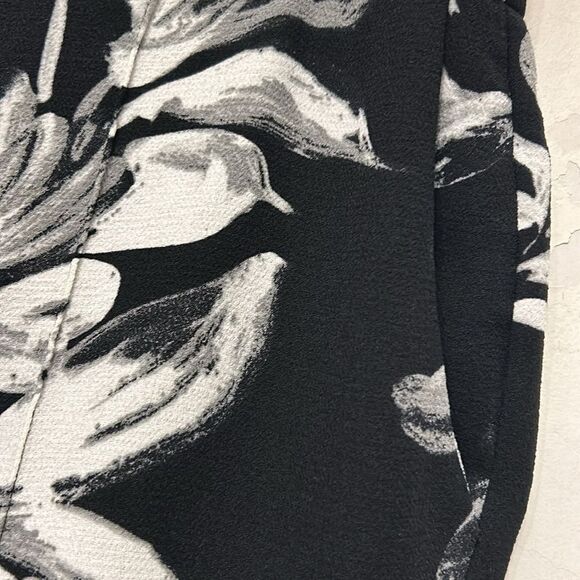 Katherine Barclay black white gray floral pull on pants Size 12 EUC - Picture 4 of 13